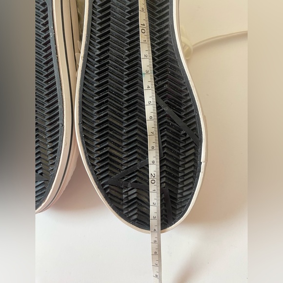 Size 7 High Top White sneakers with flowers designs - Picture 7 of 8